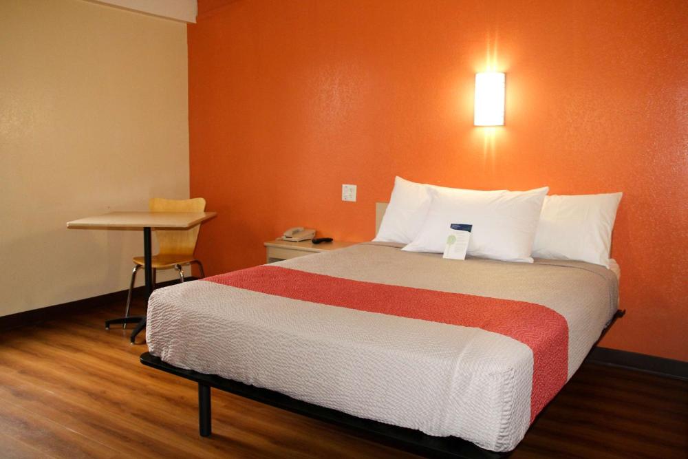 Motel 6-Warwick, RI - Providence Airport - I-95